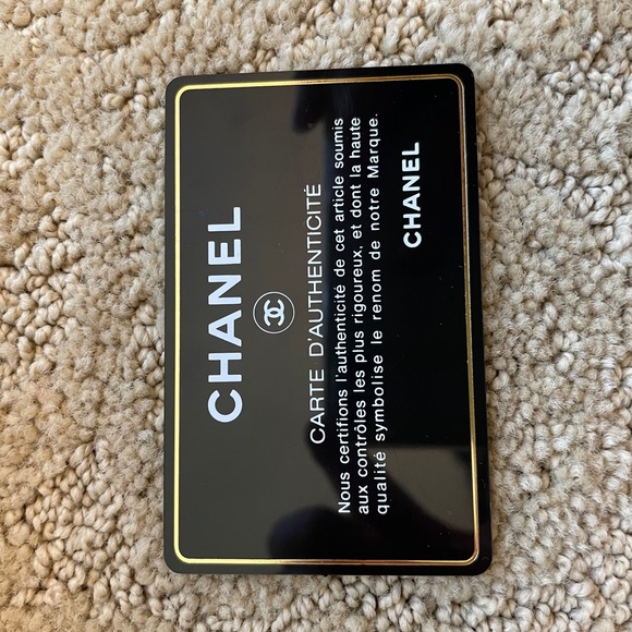 Chanel Boy bag medium size - Picture 2 of 11